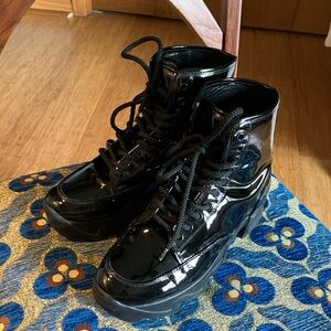 iRi black patent leather boots! 🖤
